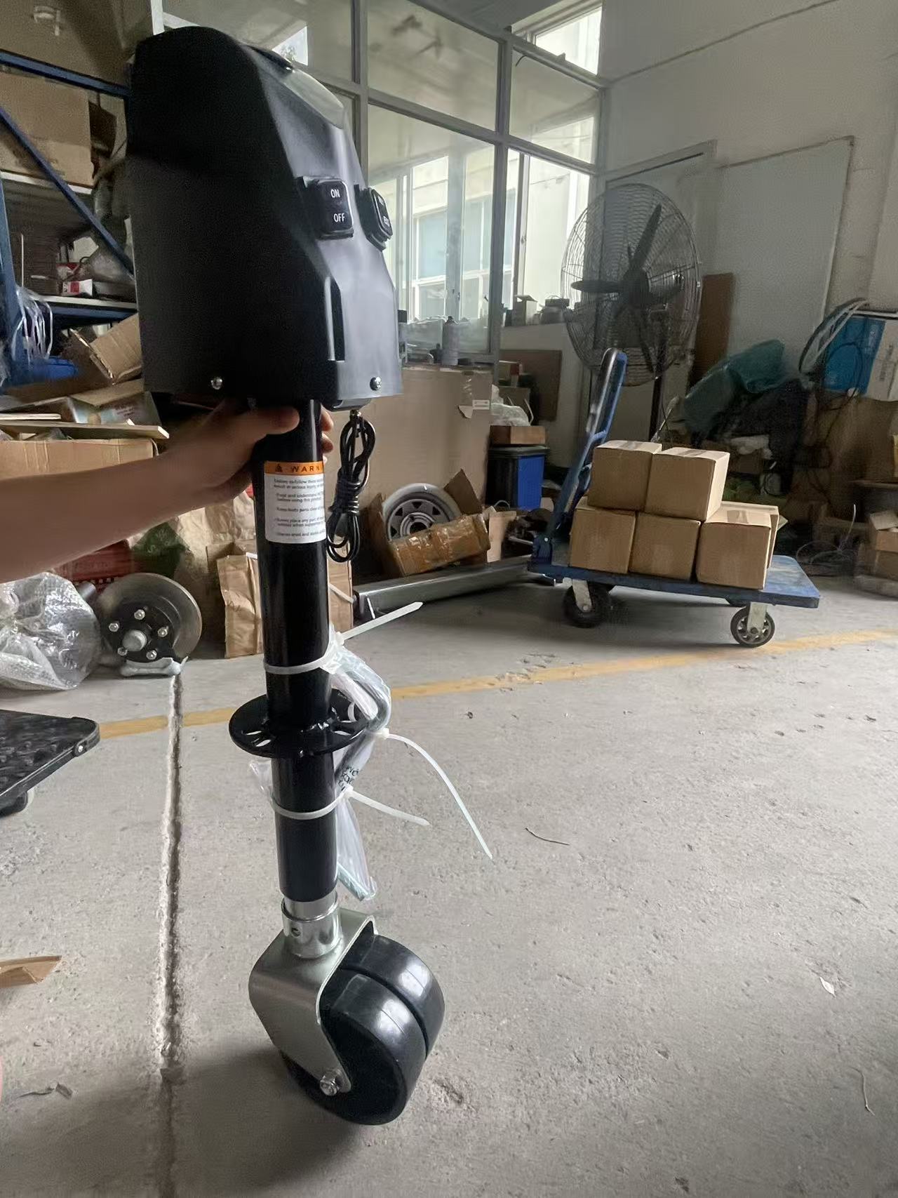 Electric Trailer Jack Electric Trailer Jack — Type 2